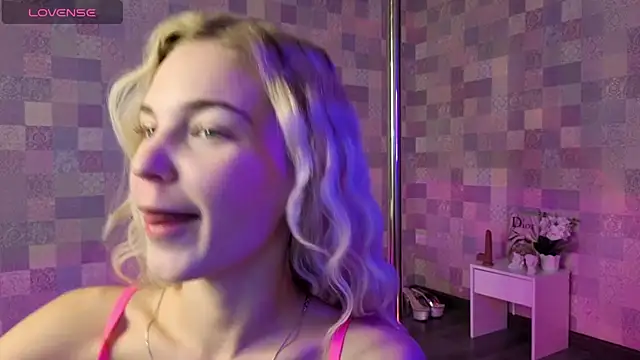 Aurora Bennet online show from November 19, 12:54 am