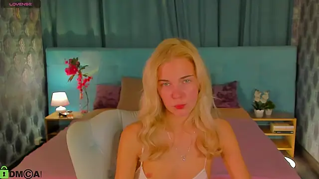 Aurora Bennet online show from September 22, 12:05 am