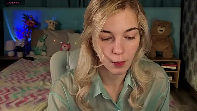 Aurora Bennet online show from November 17, 12:47 am