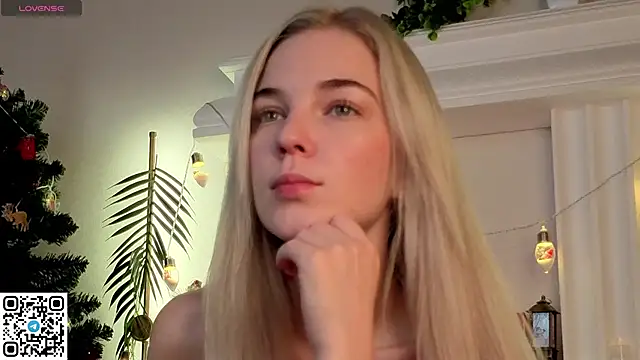 Snapshot of Aurora_Bennet chatting on December 22, 12:55 am Aurora Bennet online show from December 22, 12:55 am