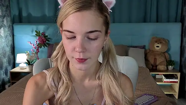 Aurora Bennet online show from December 1, 11:05 pm