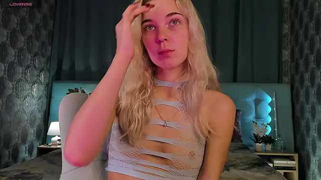 Aurora Bennet online show from September 18, 12:02 am