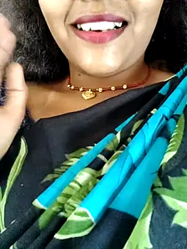 AnanyaKapoor89 online show from October 8, 8:05 am