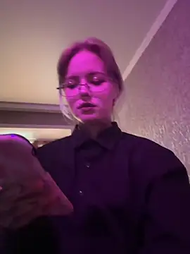 n1ghtcloud online show from September 24, 10:44 am