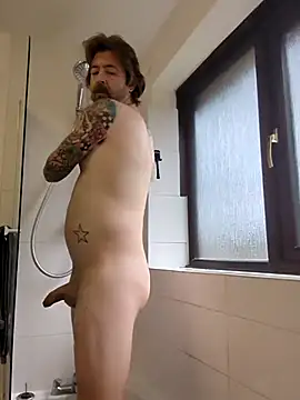 Snapshot of CheekyPolytime chatting on February 6, 12:56 pm CheekyPolytime online show from February 6, 12:56 pm