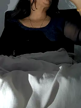 queenbuggi online show from February 21, 4:09 pm