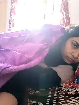 queenbuggi online show from February 1, 9:18 am