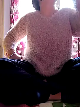 queenbuggi online show from February 6, 9:16 am