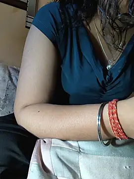 queenbuggi online show from May 26, 8:23 am
