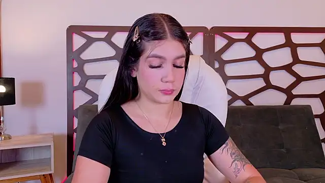 kloe bella online show from February 19, 12:35 pm