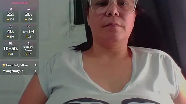 Snapshot of latinamaster chatting on October 9, 12:55 am latinamaster online show from October 9, 12:55 am