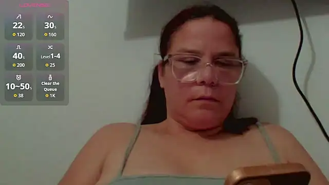 Snapshot of latinamaster chatting on October 4, 12:34 am latinamaster online show from October 4, 12:34 am