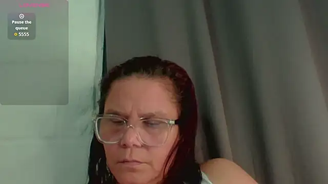 Snapshot of latinamaster chatting on October 11, 1:28 am latinamaster online show from October 11, 1:28 am