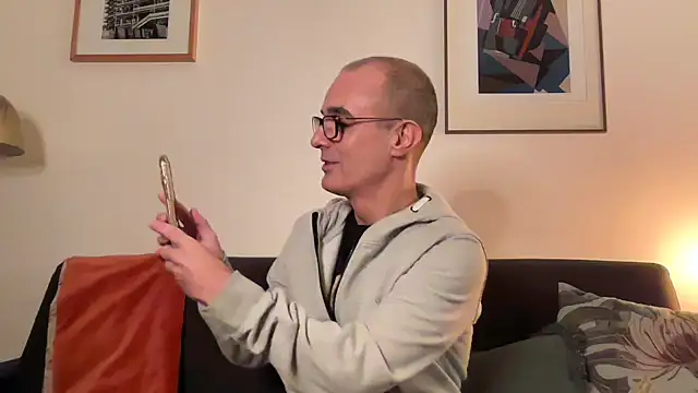 Snapshot of Milkywaymen chatting on November 24, 4:29 pm Milkywaymen online show from November 24, 4:29 pm