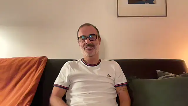 Snapshot of Milkywaymen chatting on November 12, 8:23 pm Milkywaymen online show from November 12, 8:23 pm