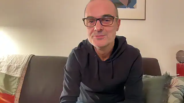 Snapshot of Milkywaymen chatting on November 28, 9:15 pm Milkywaymen online show from November 28, 9:15 pm