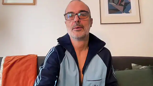 Snapshot of Milkywaymen chatting on November 19, 1:11 pm Milkywaymen online show from November 19, 1:11 pm