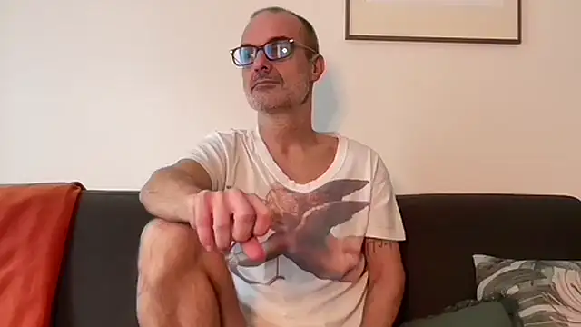 Snapshot of Milkywaymen chatting on December 3, 12:26 pm Milkywaymen online show from December 3, 12:26 pm