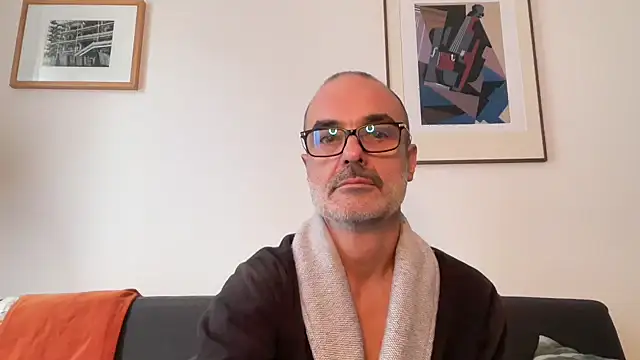 Snapshot of Milkywaymen chatting on November 18, 2:42 pm Milkywaymen online show from November 18, 2:42 pm