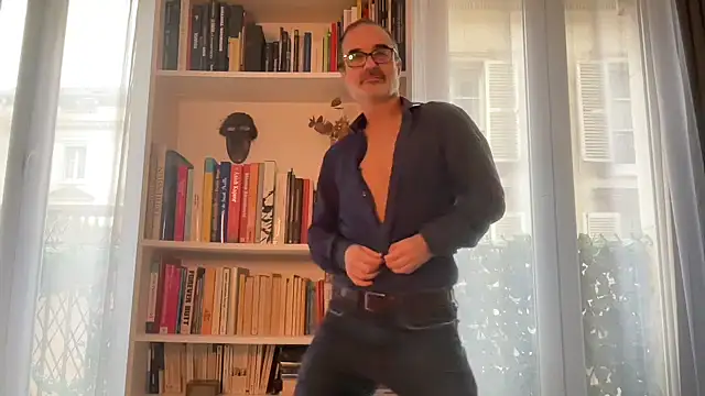 Snapshot of Milkywaymen chatting on November 11, 12:44 pm Milkywaymen online show from November 11, 12:44 pm