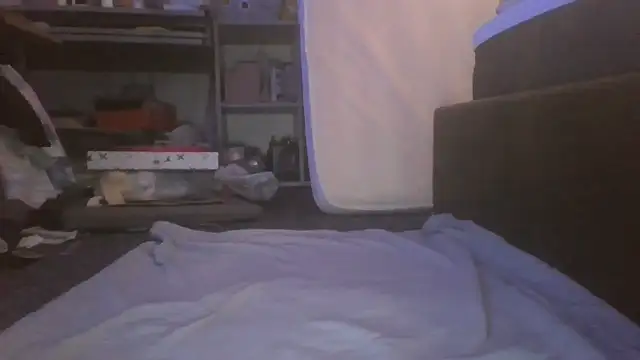 lu official1 online show from March 26, 8:18 pm