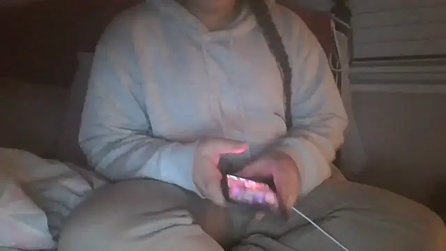 Snapshot of lu_official1 chatting on February 21, 9:50 pm lu official1 online show from February 21, 9:50 pm