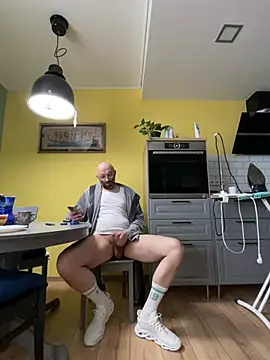 smint06 online show from March 25, 10:36 am