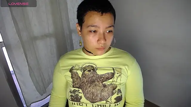 Snapshot of Cherry_vald chatting on June 21, 1:50 pm Cherry vald online show from June 21, 1:50 pm
