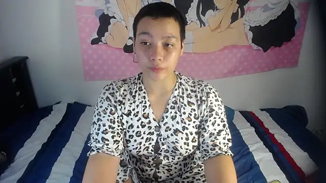 Snapshot of Cherry_vald chatting on June 18, 2:33 pm Cherry vald online show from June 18, 2:33 pm