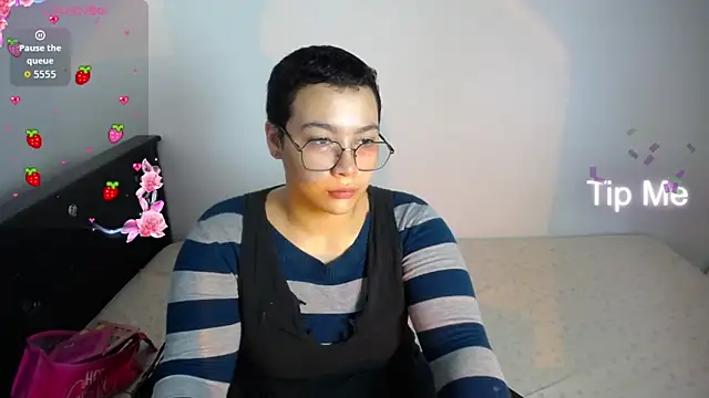 Snapshot of Cherry_vald chatting on July 5, 11:50 am Cherry vald online show from July 5, 11:50 am