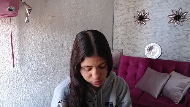 Snapshot of Evagirl69 chatting on June 12, 12:25 pm Evagirl69 online show from June 12, 12:25 pm
