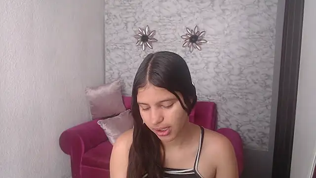 Snapshot of Evagirl69 chatting on October 17, 12:18 pm Evagirl69 online show from October 17, 12:18 pm