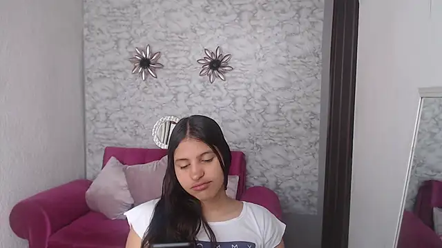Snapshot of Evagirl69 chatting on September 24, 6:25 pm Evagirl69 online show from September 24, 6:25 pm