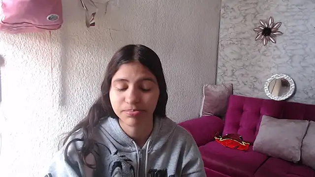 Snapshot of Evagirl69 chatting on June 10, 12:28 pm Evagirl69 online show from June 10, 12:28 pm