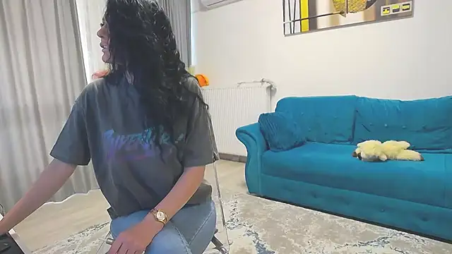 ScarletTemptations online show from March 17, 5:32 am