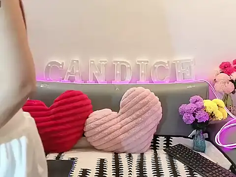 Snapshot of candiceempire chatting on May 9, 2:04 am candiceempire online show from May 9, 2:04 am