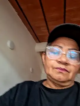 Vickysweeeettt online show from April 4, 4:46 pm