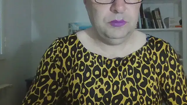 Snapshot of nataliacd chatting on October 9, 5:35 pm nataliacd online show from October 9, 5:35 pm