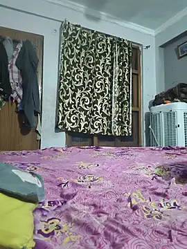 vardh033 online show from February 15, 11:47 pm