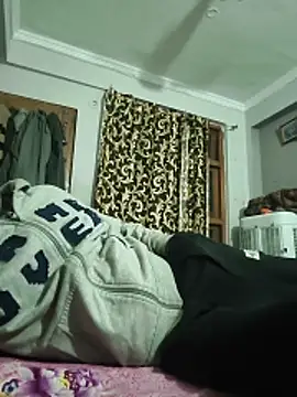 vardh033 online show from February 17, 2:09 am