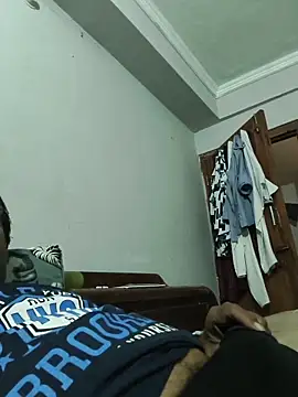 Snapshot of vardh033 chatting on November 13, 8:07 am vardh033 online show from November 13, 8:07 am