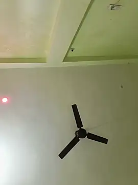 Snapshot of vardh033 chatting on October 31, 6:21 am vardh033 online show from October 31, 6:21 am