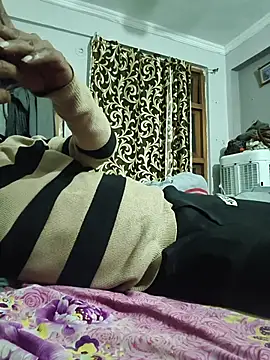 vardh033 online show from February 18, 5:53 pm