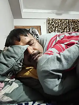 vardh033 online show from January 9, 1:12 am