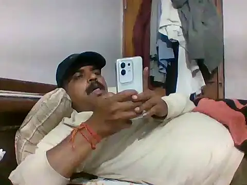 Snapshot of vardh033 chatting on November 4, 8:18 am vardh033 online show from November 4, 8:18 am