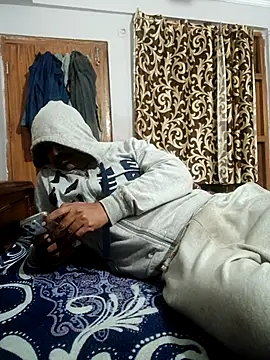 vardh033 online show from January 12, 1:18 pm