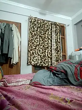 vardh033 online show from March 1, 5:35 pm