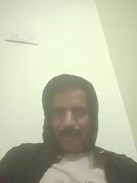 Snapshot of vardh033 chatting on October 28, 6:45 am vardh033 online show from October 28, 6:45 am