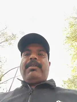 Snapshot of vardh033 chatting on November 28, 8:47 am vardh033 online show from November 28, 8:47 am