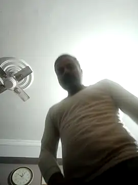 vardh033 online show from January 15, 4:38 am